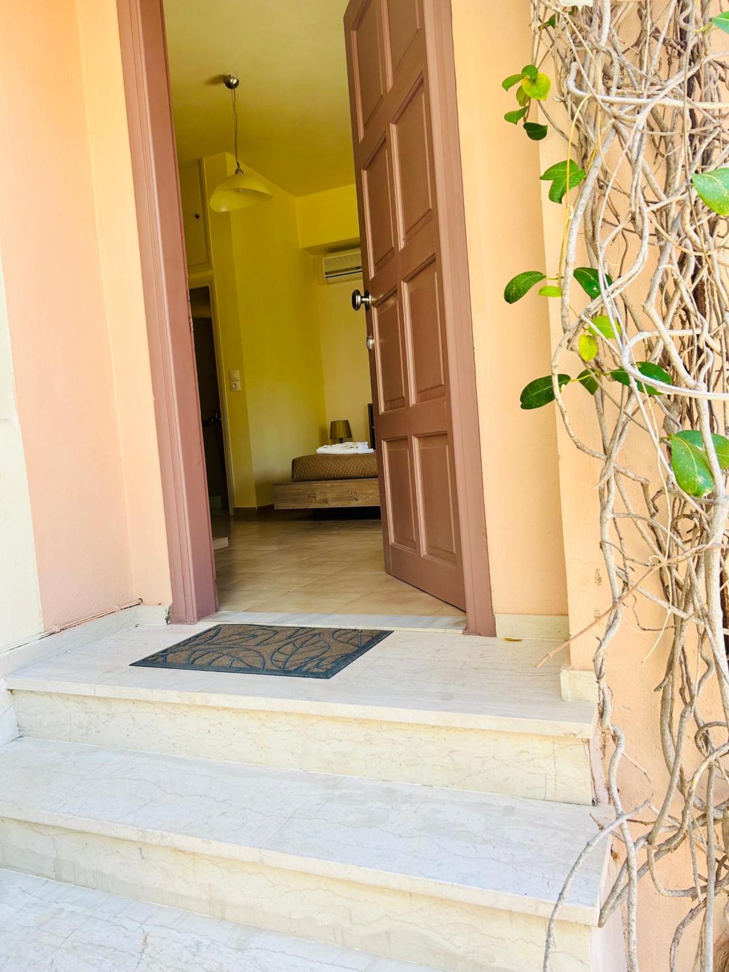 Esperia Apartments Platanias Esterno foto