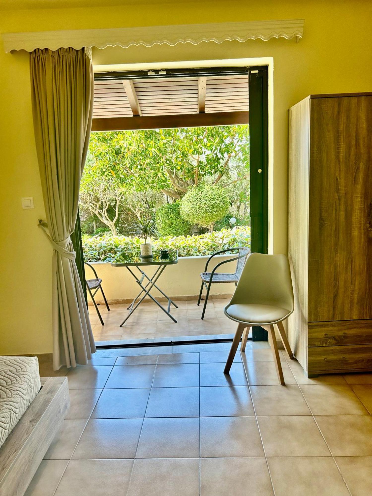 Esperia Apartments Platanias Esterno foto